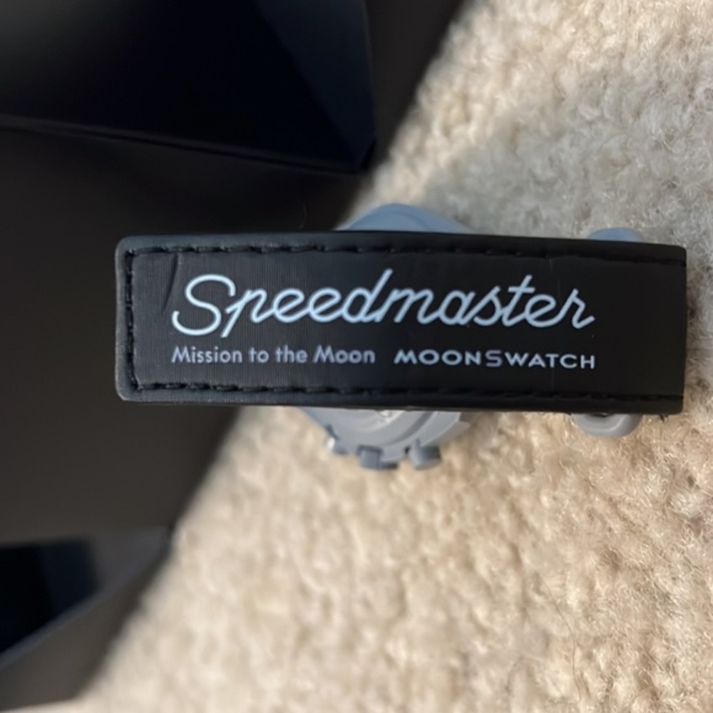 Omega x Swatch Mission to the Moon Bioceramic Moonwatch Brand New - Picture 3 of 5